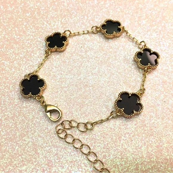 🛑SOLD🛑🌹HP🌹Adjustable Flower Clover Leaf Bracelet - Picture 2 of 3